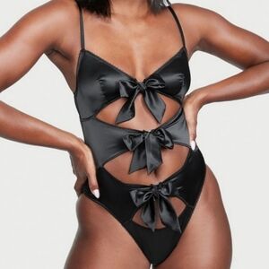 NEW Victoria's Secret brand Very Sexy Tied with a Bow Teddy Black Medium